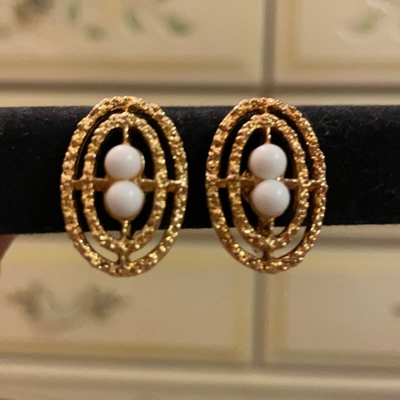 Sarah Coventry Jewelry - Sarah Coventry GoldTone & White Beaded Earrings